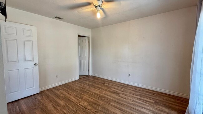 Building Photo - 1239 Chittenden Ave