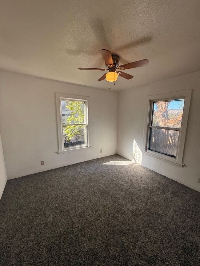 Building Photo - Cute 1 bedroom with a flex space in a grea...