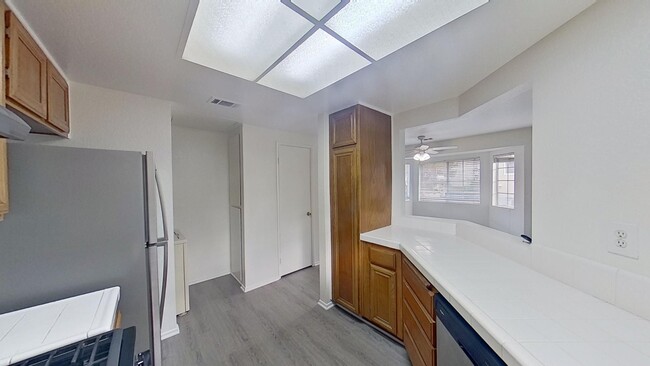 Building Photo - Remodeled 1 Bedroom 1 Bath Condo in Laguna...