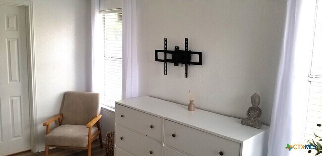 Building Photo - 2703 Blackburn Dr