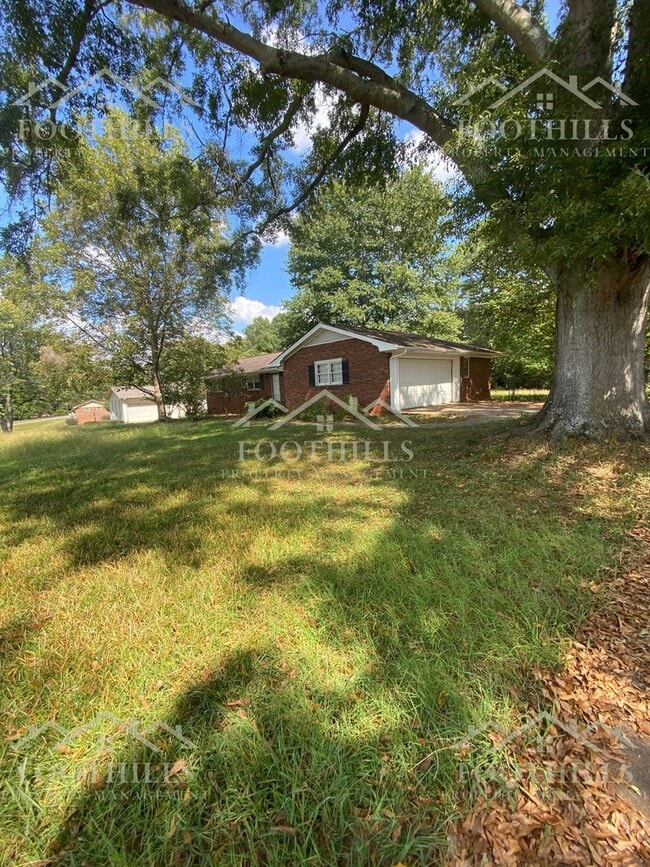 Building Photo - Charming 3BR/2BA Home in Stone Haven