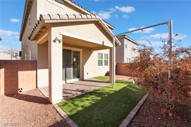 Building Photo - 8749 Spanish Ridge Ave
