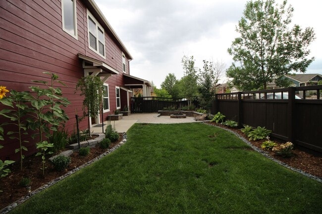 Building Photo - Beautiful 3bdrm 3bath home in Gold Hill Mesa