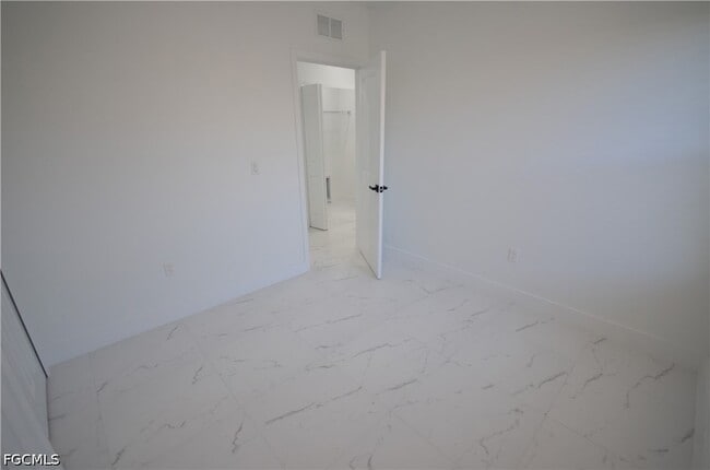 Building Photo - 2132 Barker Blvd