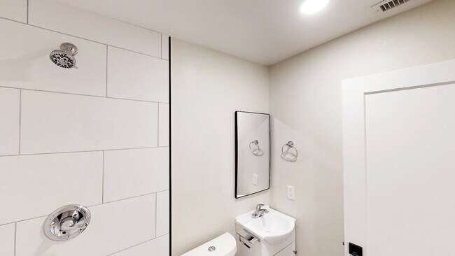 Building Photo - Herradura Villas-1020 (A&amp;B)
