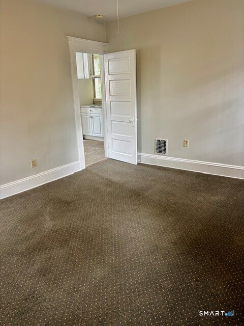 Building Photo - 808 Mill Plain Rd