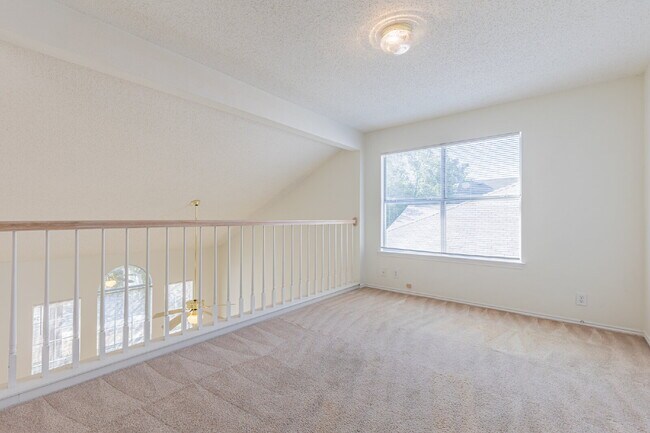 Building Photo - 14215 Spotted Cedar