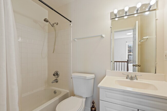 Building Photo - 7417 Wilma Ln