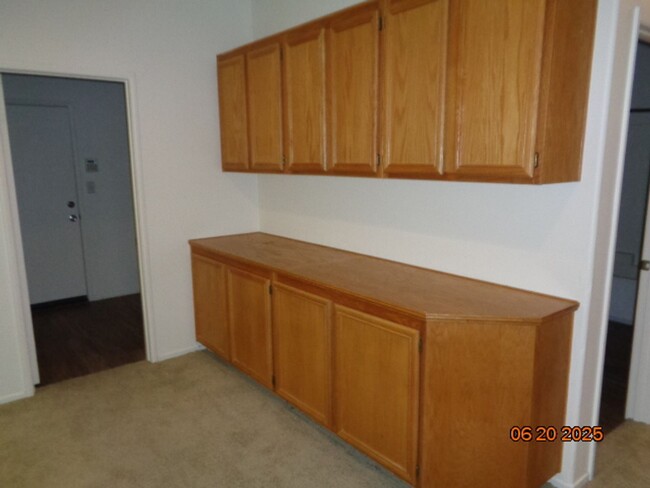 Building Photo - Spacious One Story in West Palmdale with 1...