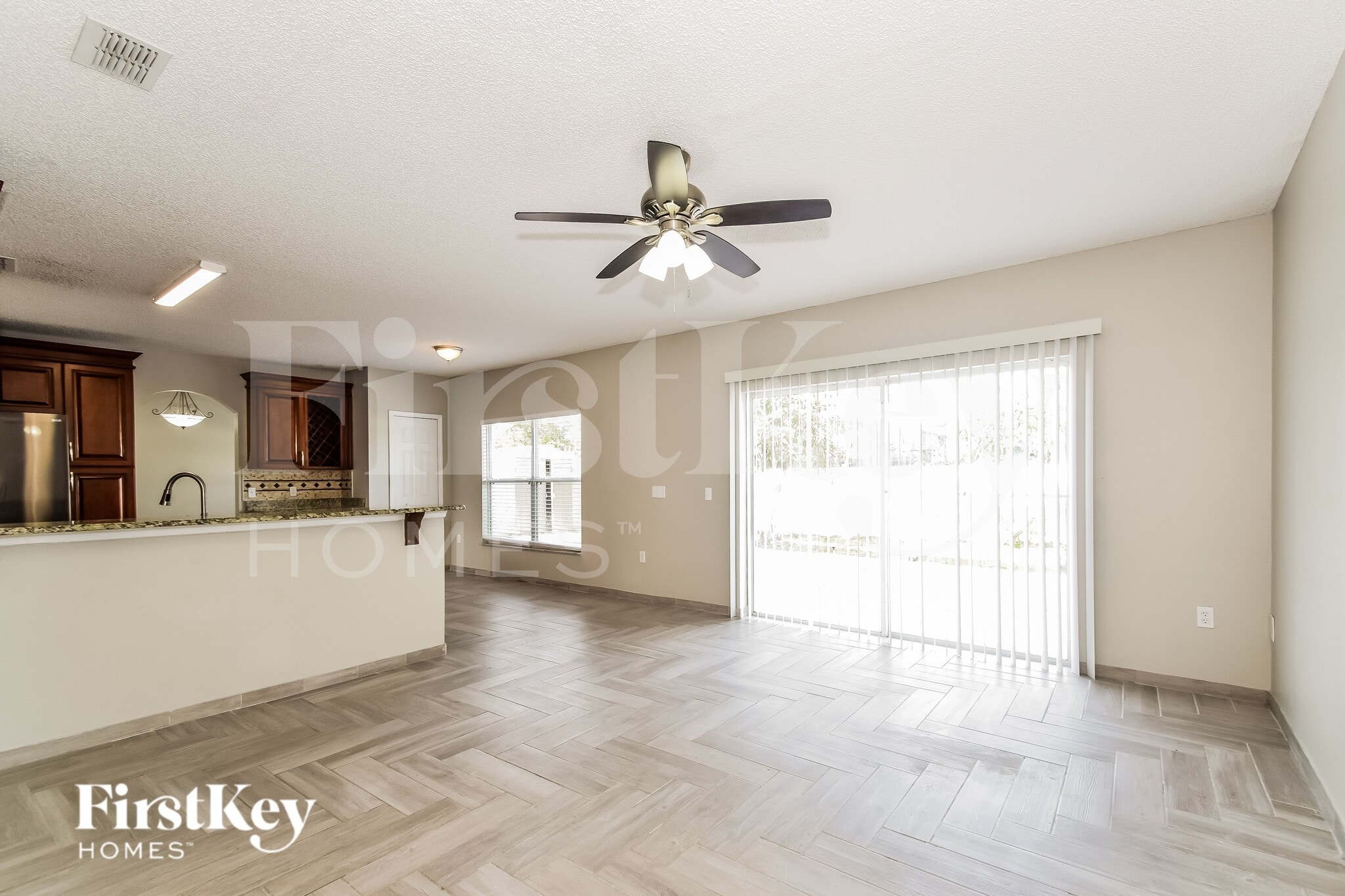 Building Photo - 654 Parakeet Ct