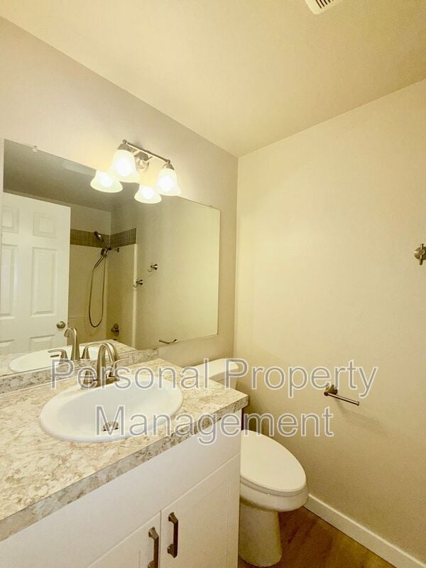 Building Photo - 7621 NE 158th Ave