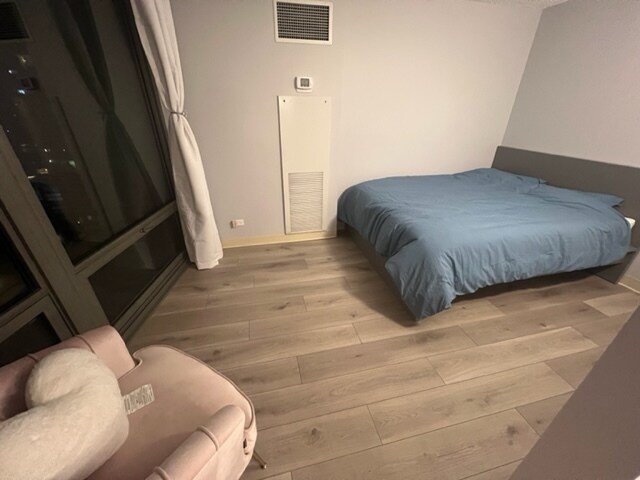 Bedroom - 440 N Wabash Ave