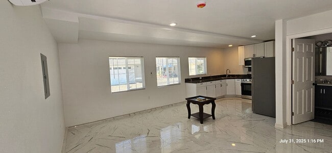 Building Photo - Centrally Located Brand New Studio ADU wit...