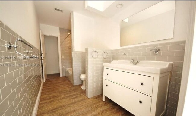 Building Photo - 510 Bird Rd