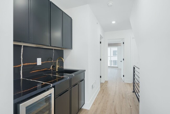 Building Photo - 2605 E Boston St