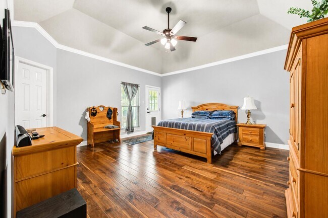 Building Photo - 1811 Emerald Green Dr