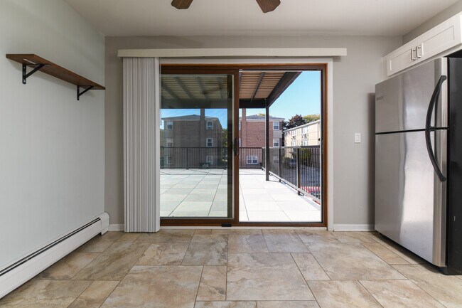 Building Photo - 8629 W Summerdale Ave