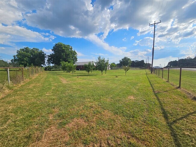 Building Photo - 2901 Ranger Hwy