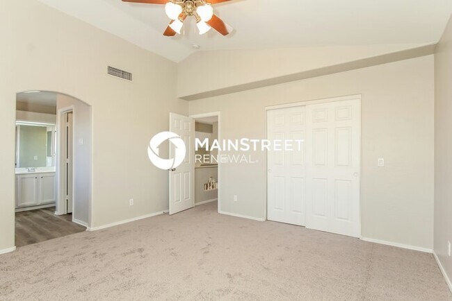 Building Photo - 4 Bedroom Pet-Friendly Home in Glendale, A...