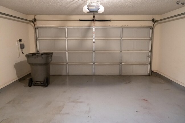 Building Photo - 5 Libby Ct