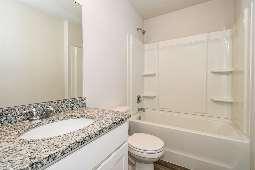 Building Photo - 45327 Red Brick Dr