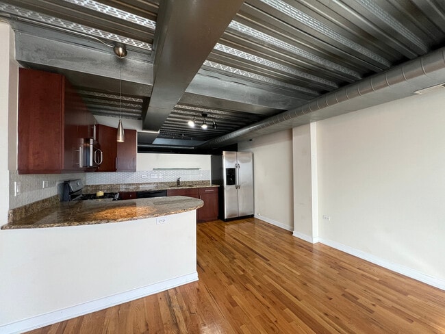 Building Photo - 1910 S Indiana Ave