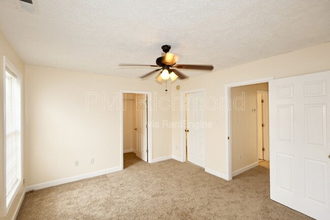 Building Photo - 2716 Goyne Loop