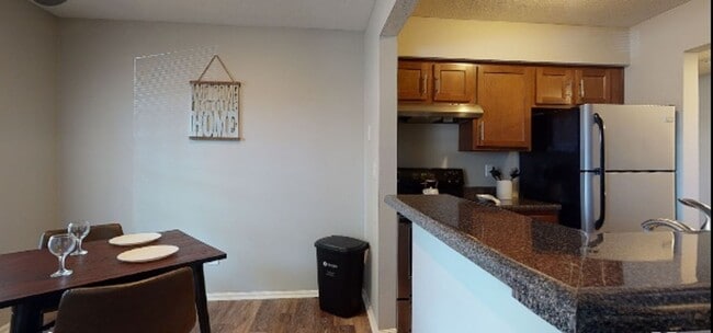 Building Photo - Available now! One bedroom with Wood Burning Fireplace, in Dublin City Schools!