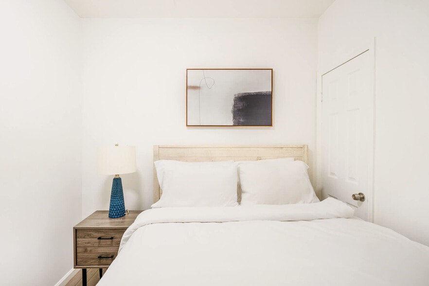 Building Photo - 428-430 West 47th Street-SI ID1021830P