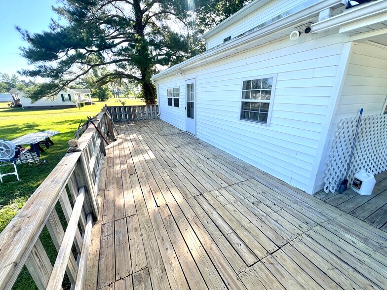 Back Deck - 671 Godley Rd
