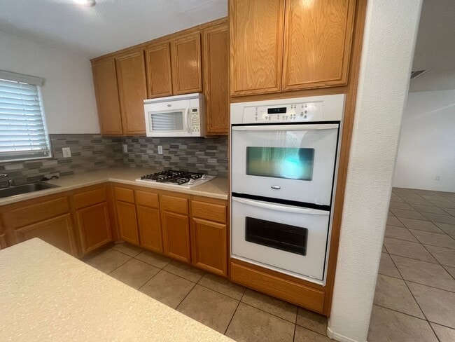 Building Photo - 2 Story-Single Family Home Located in Providence