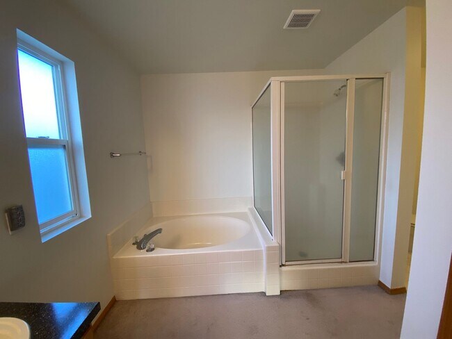 Building Photo - Large Dupont Home ~ Northwest Landing Comm...