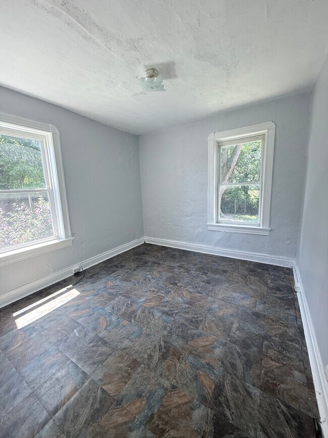 Building Photo - 4012 Penrose St