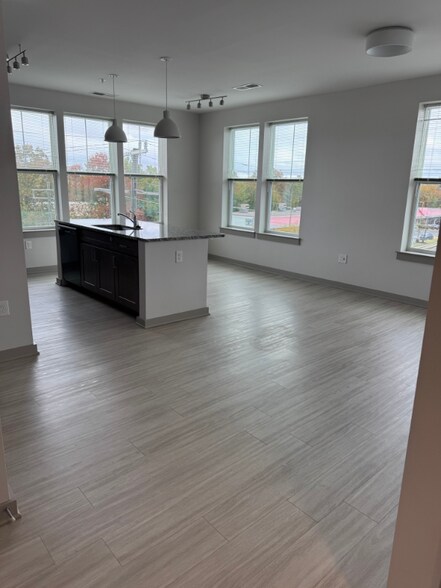 Building Photo - 2317 Huntington Ave