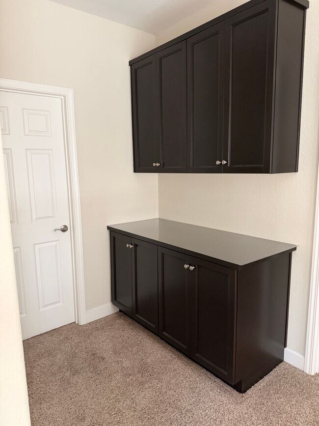 Building Photo - 4668 Lue Ln