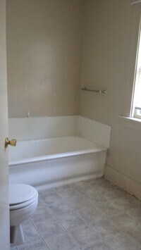 Building Photo - -1214