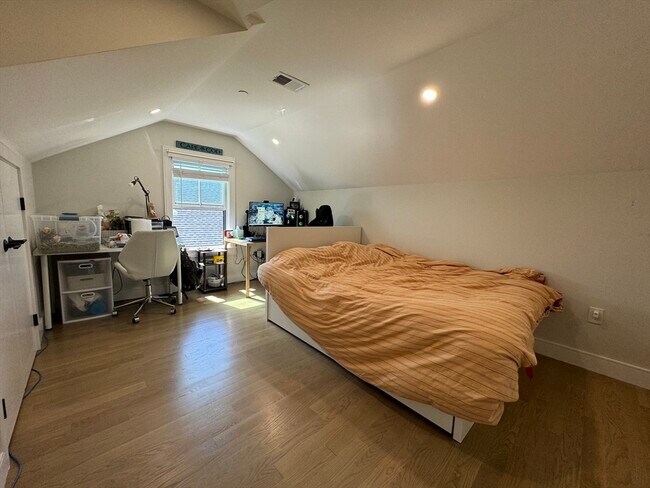 Building Photo - 12 Reedsdale St