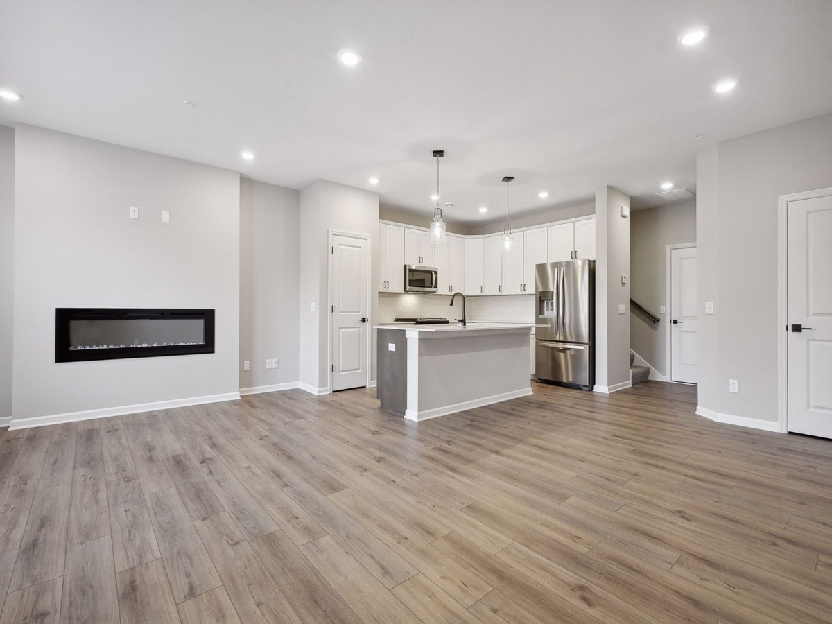 Building Photo - 2434 N Blossom Cir