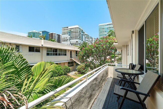Building Photo - 9940 Collins Ave
