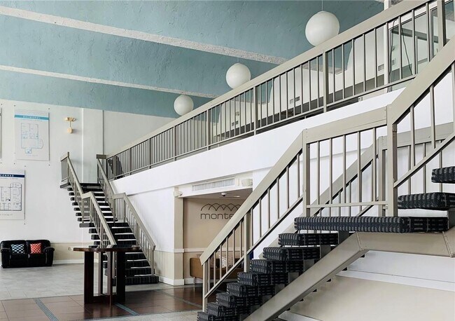 Building Photo - 488 NW 165th St