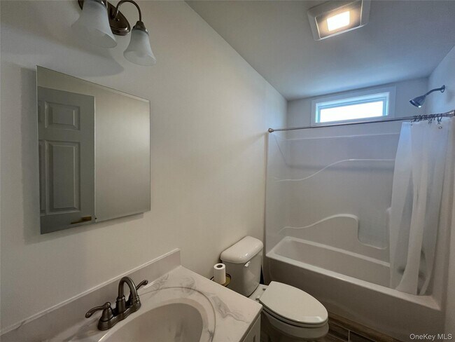 Building Photo - 126 Trafalgar Dr