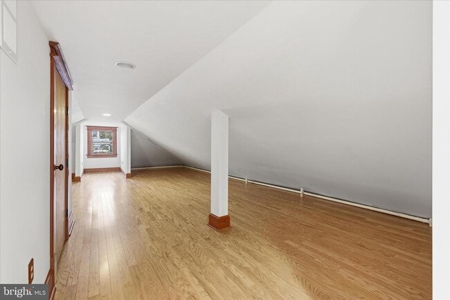 Building Photo - 2400 Valley Way