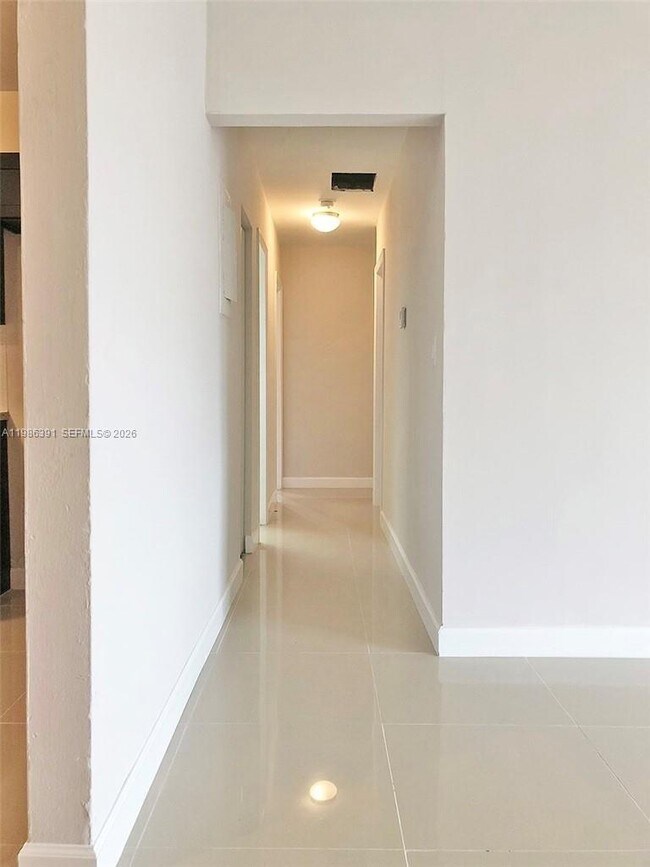 Building Photo - 7650 SW 10th Ct