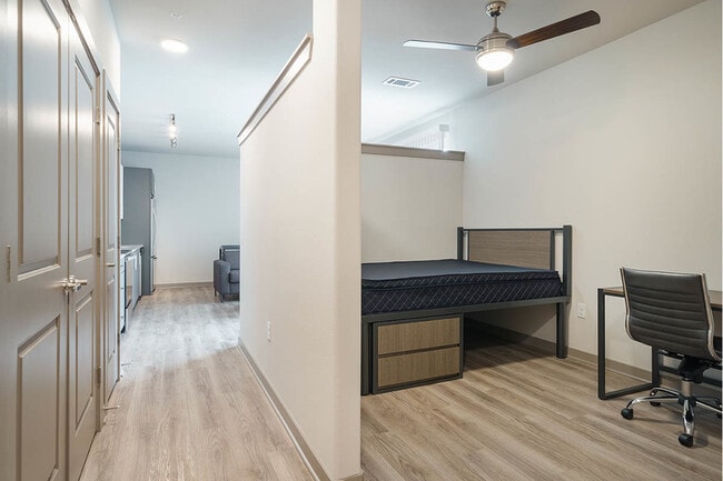Stellar Large Plus - Bedroom - unfurnished - Northside Apartments
