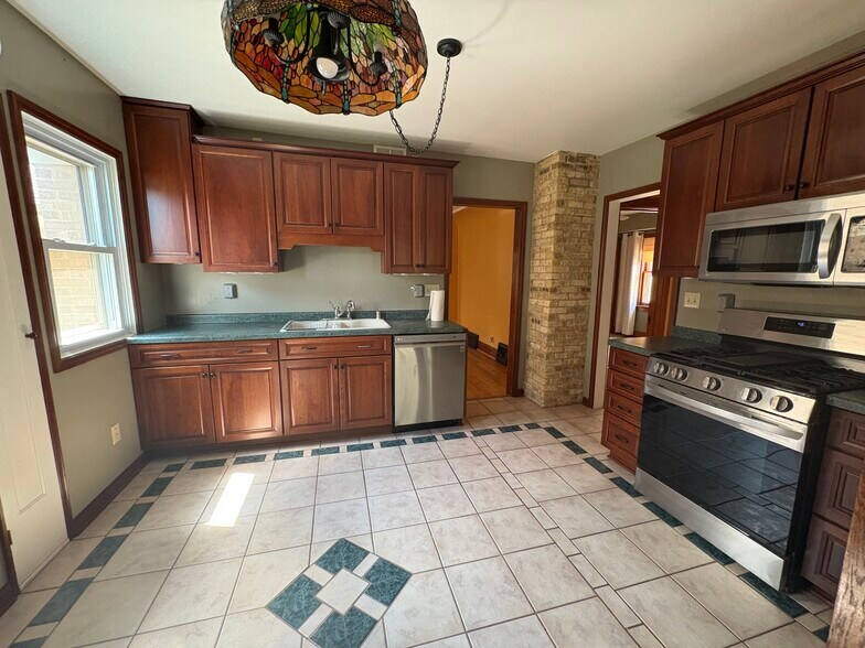 Building Photo - 2862 N 52nd St