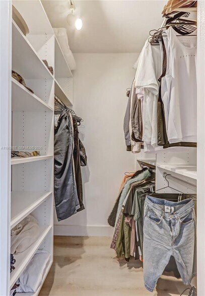 Building Photo - 1000 West Ave