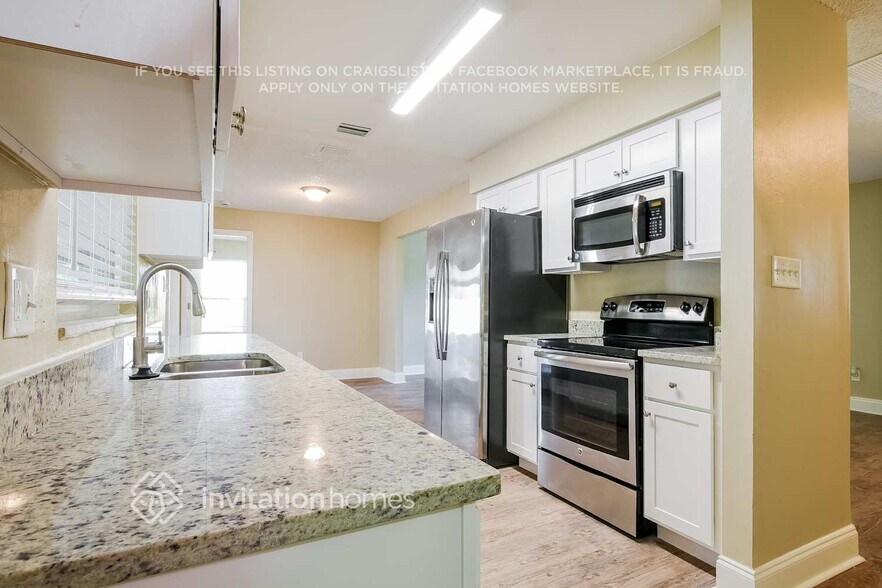 Building Photo - 1370 Prince Philip Dr