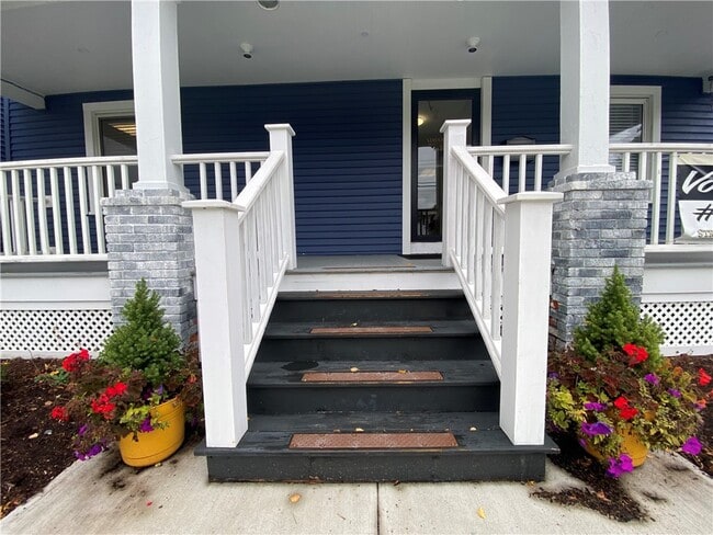 Building Photo - 233 W Commercial St