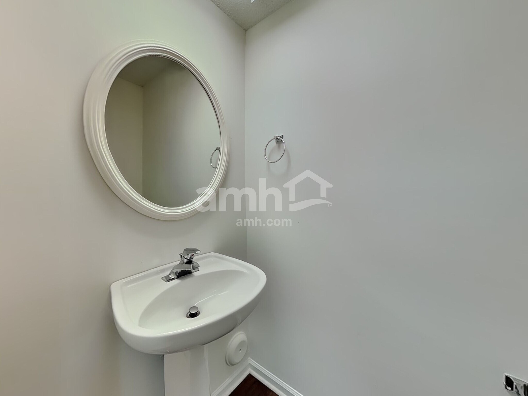 Building Photo - 150 Exeter Ct