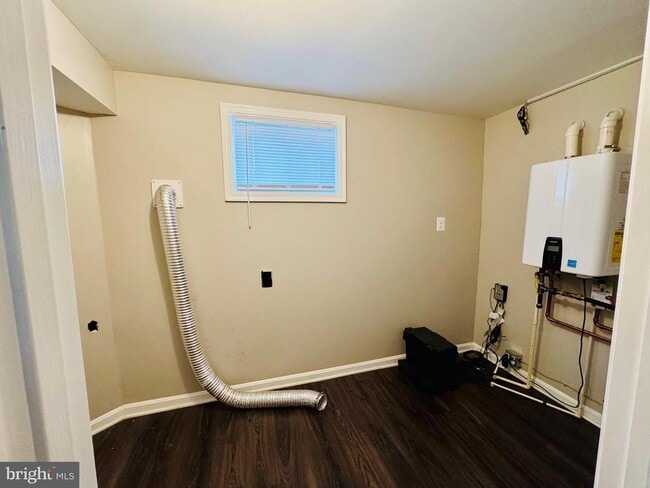 Building Photo - 8008 Noel St